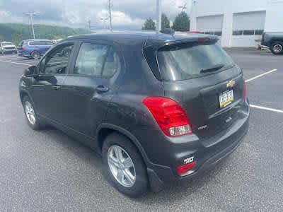 Used 2019 Chevrolet Trax LS w/ LPO, Protection Package FWD image 2