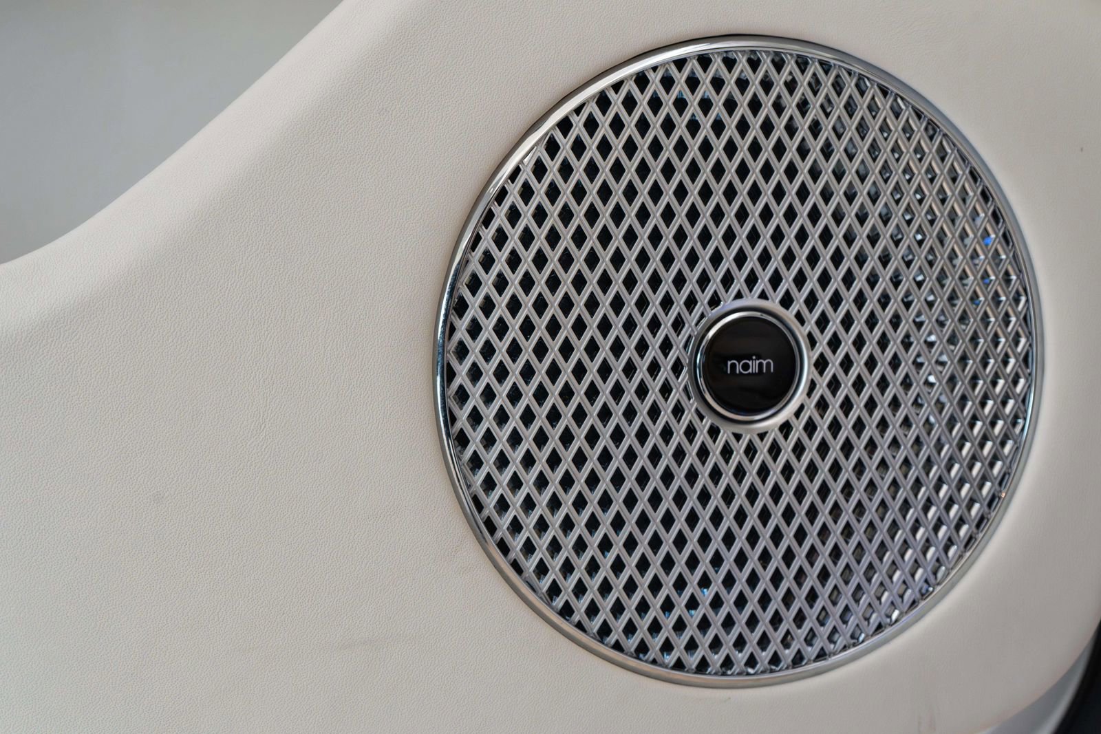 Used 2023 Bentley Flying Spur Azure AWD/4WD image 28