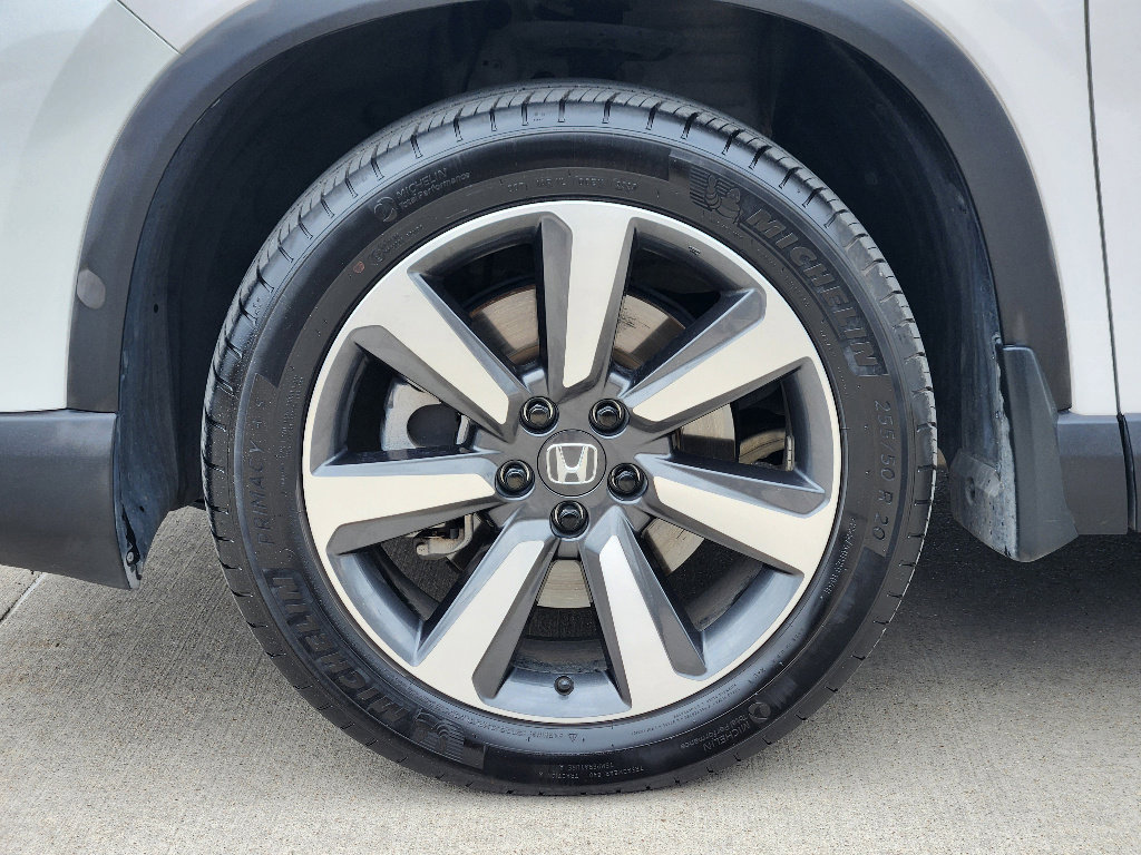 Used 2024 Honda Pilot Touring image 10