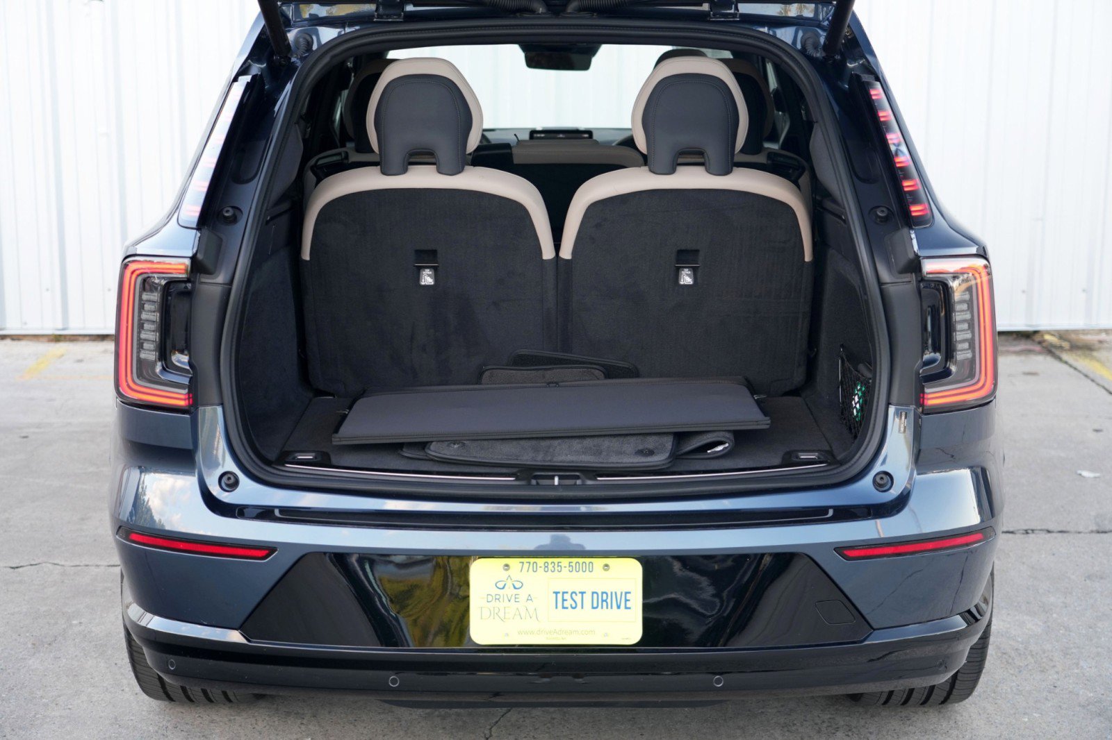 Used 2025 Volvo EX90 Ultra image 10