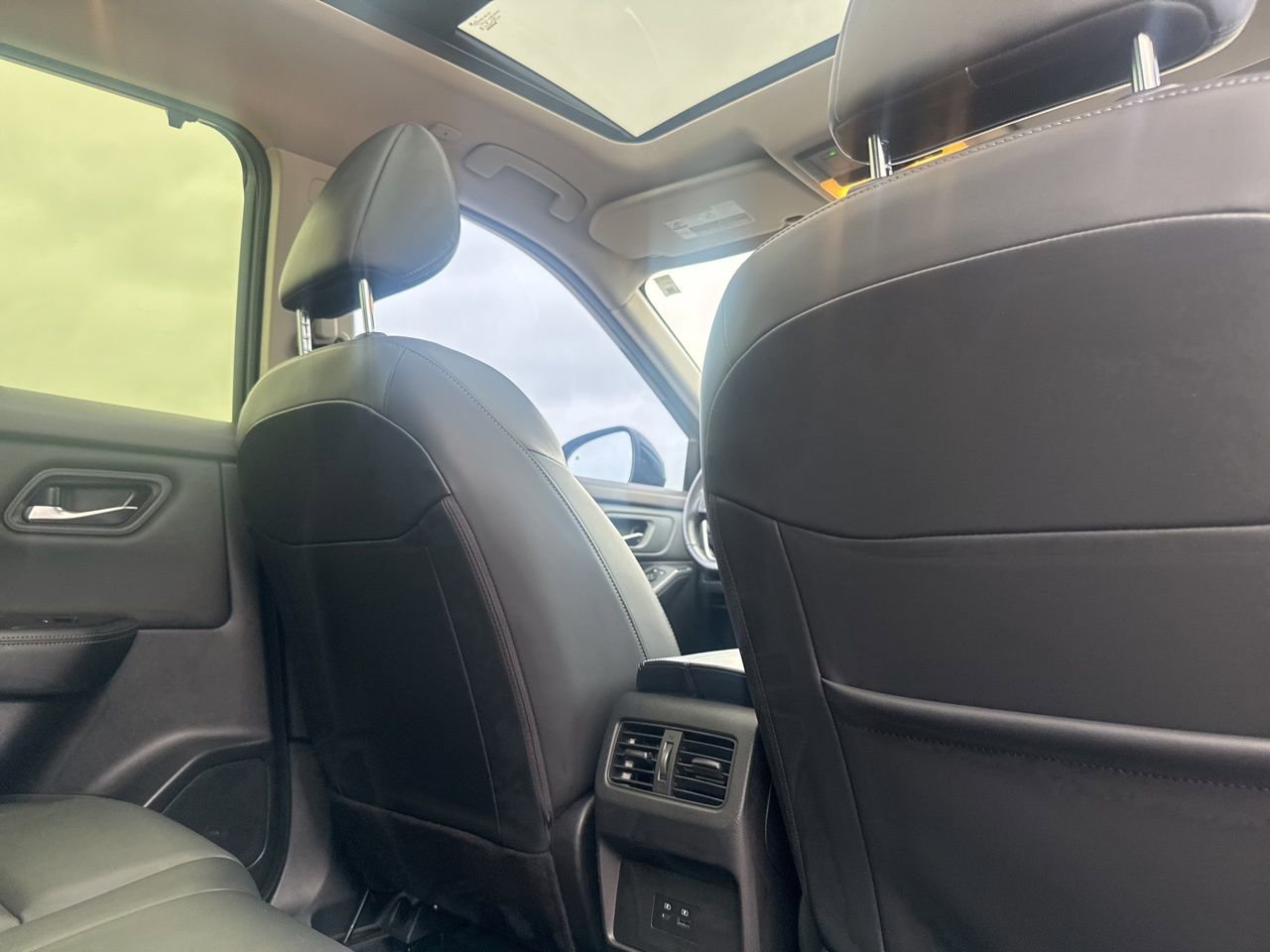 Certified 2023 Nissan Rogue SV w/ SV Premium B Package image 29