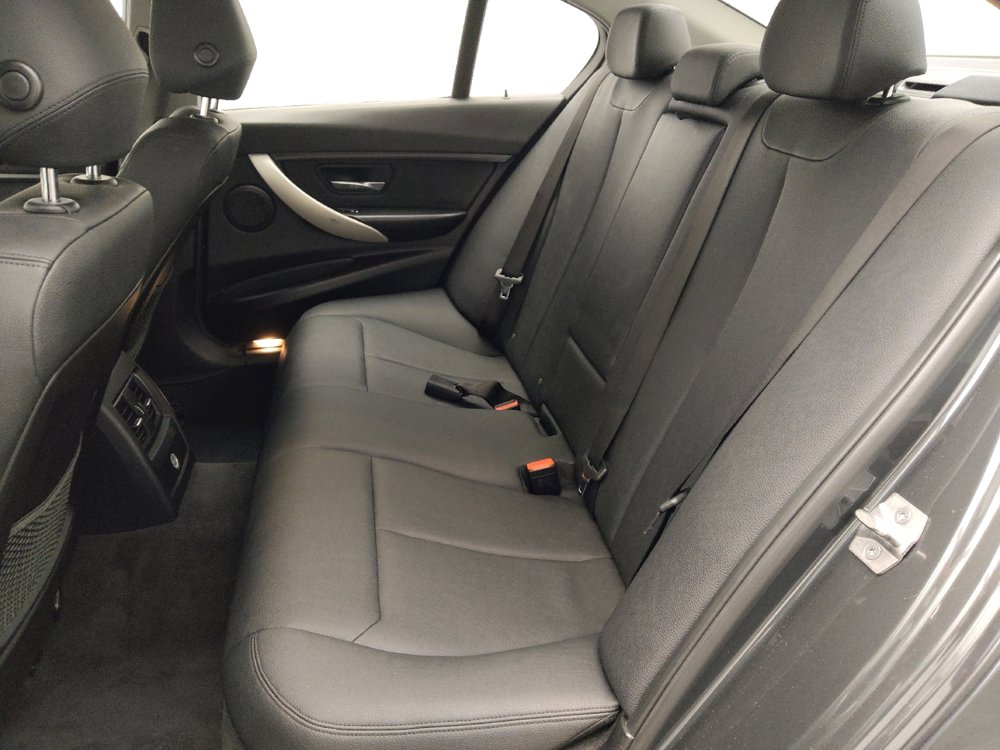 Used 2018 BMW 320i Sedan RWD image 18