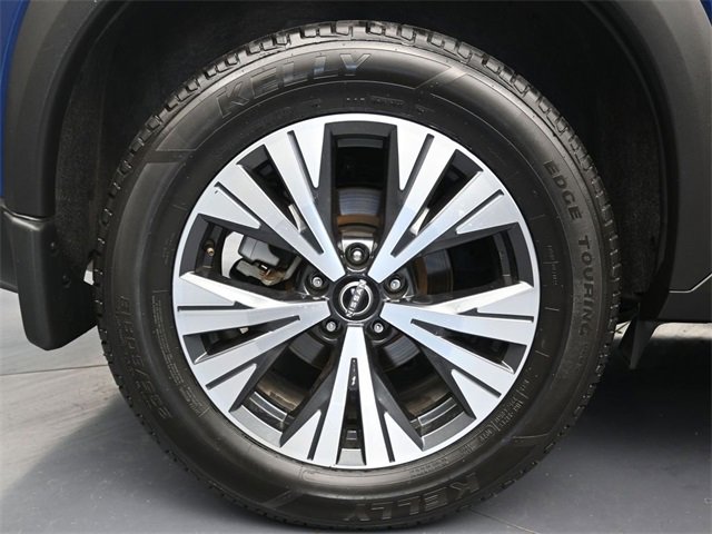 Used 2023 Nissan Rogue SV image 9