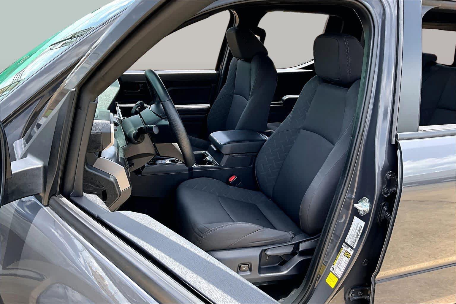 Used 2025 Toyota Tacoma SR5 w/ SR5 Upgrade Package AWD/4WD image 8