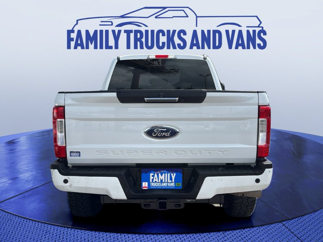Used 2017 Ford F250 Lariat w/ Lariat Value Package AWD/4WD image 4