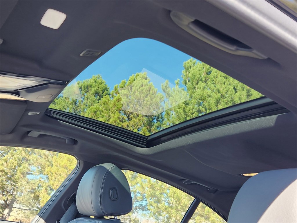 Used 2022 BMW 530i xDrive w/ M Sport Package image 30