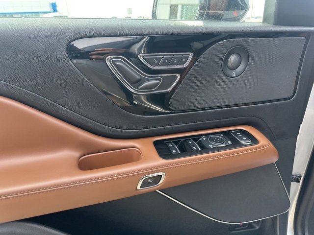 Used 2023 Lincoln Aviator Reserve w/ Equipment Group 201A image 31