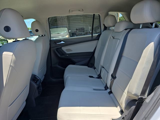 Used 2018 Volkswagen Tiguan SE AWD/4WD image 14