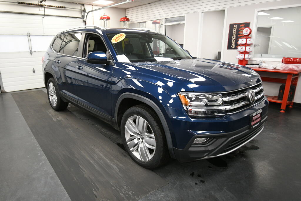 Used 2019 Volkswagen Atlas SE w/ Panoramic Sunroof Package image 2