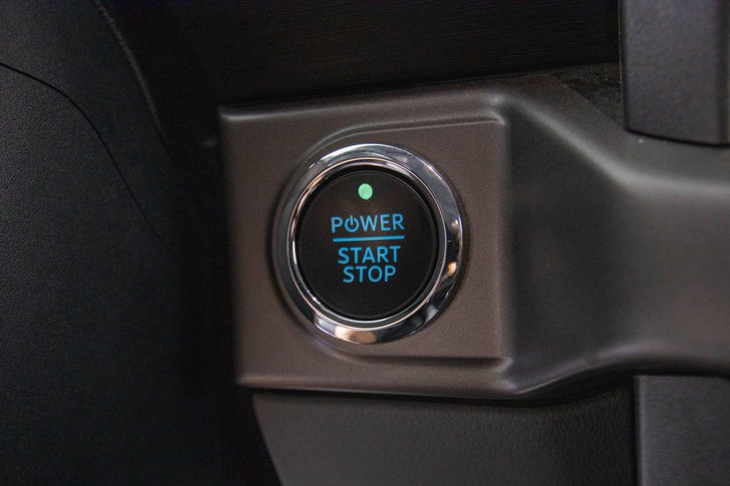 Used 2025 Ford F150 Lightning XLT image 22