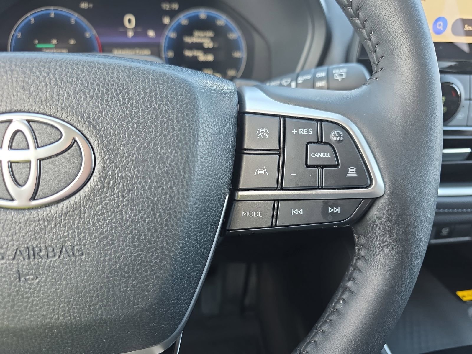 Used 2025 Toyota Grand Highlander AWD image 19