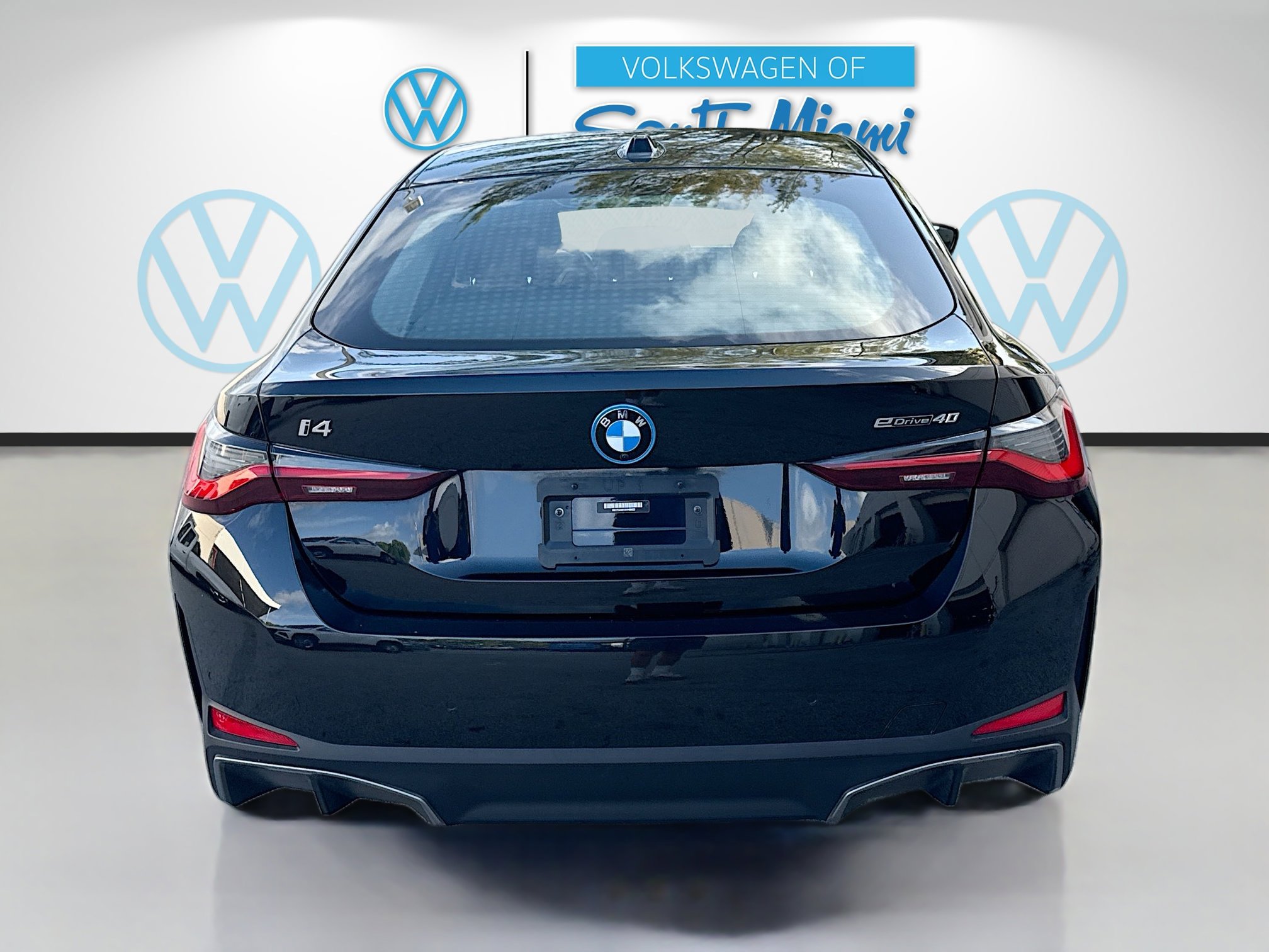 Used 2023 BMW i4 eDrive40 w/ Parking Assistance Package image 6