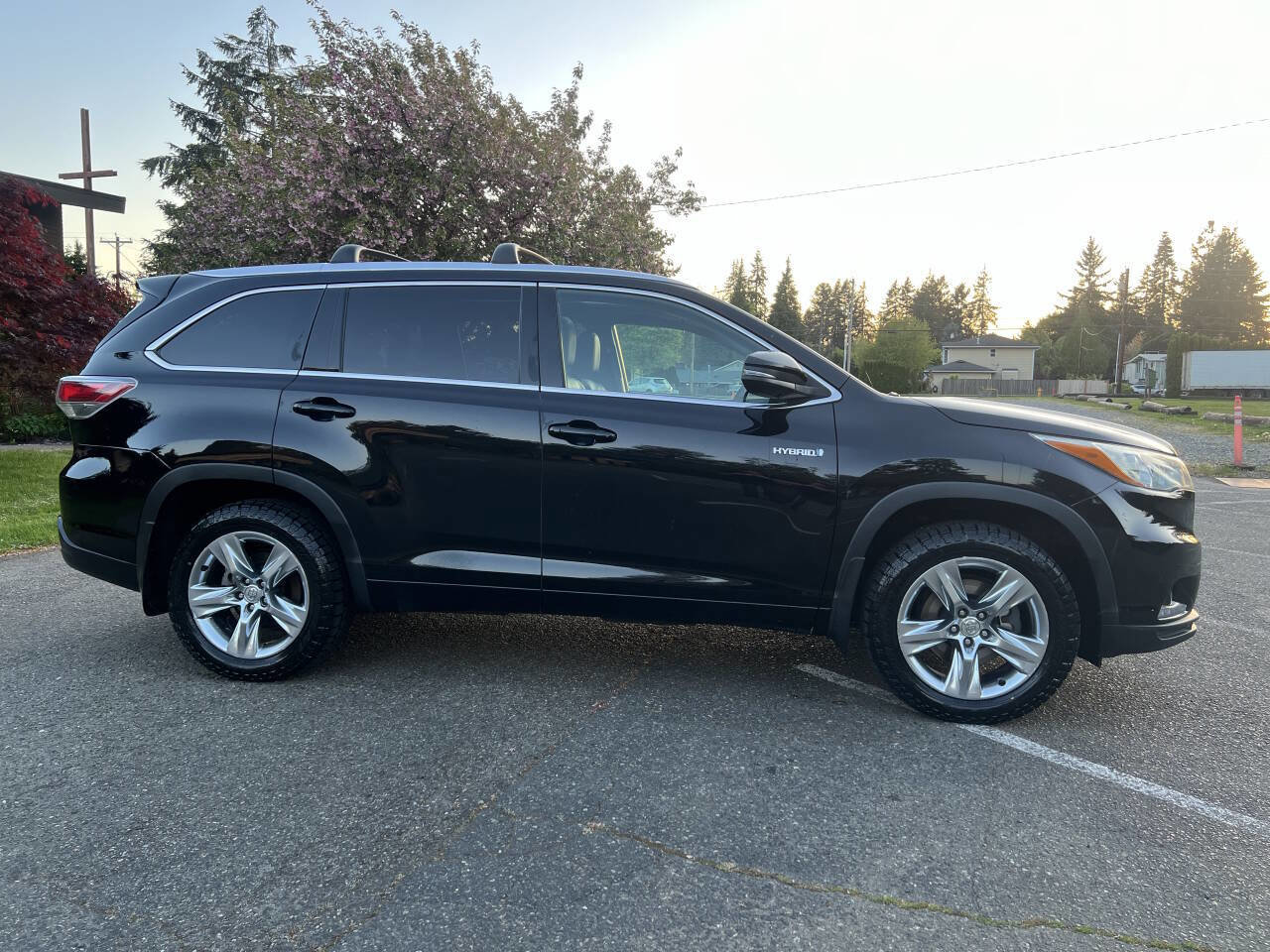 Used 2014 Toyota Highlander Limited Platinum AWD/4WD image 4