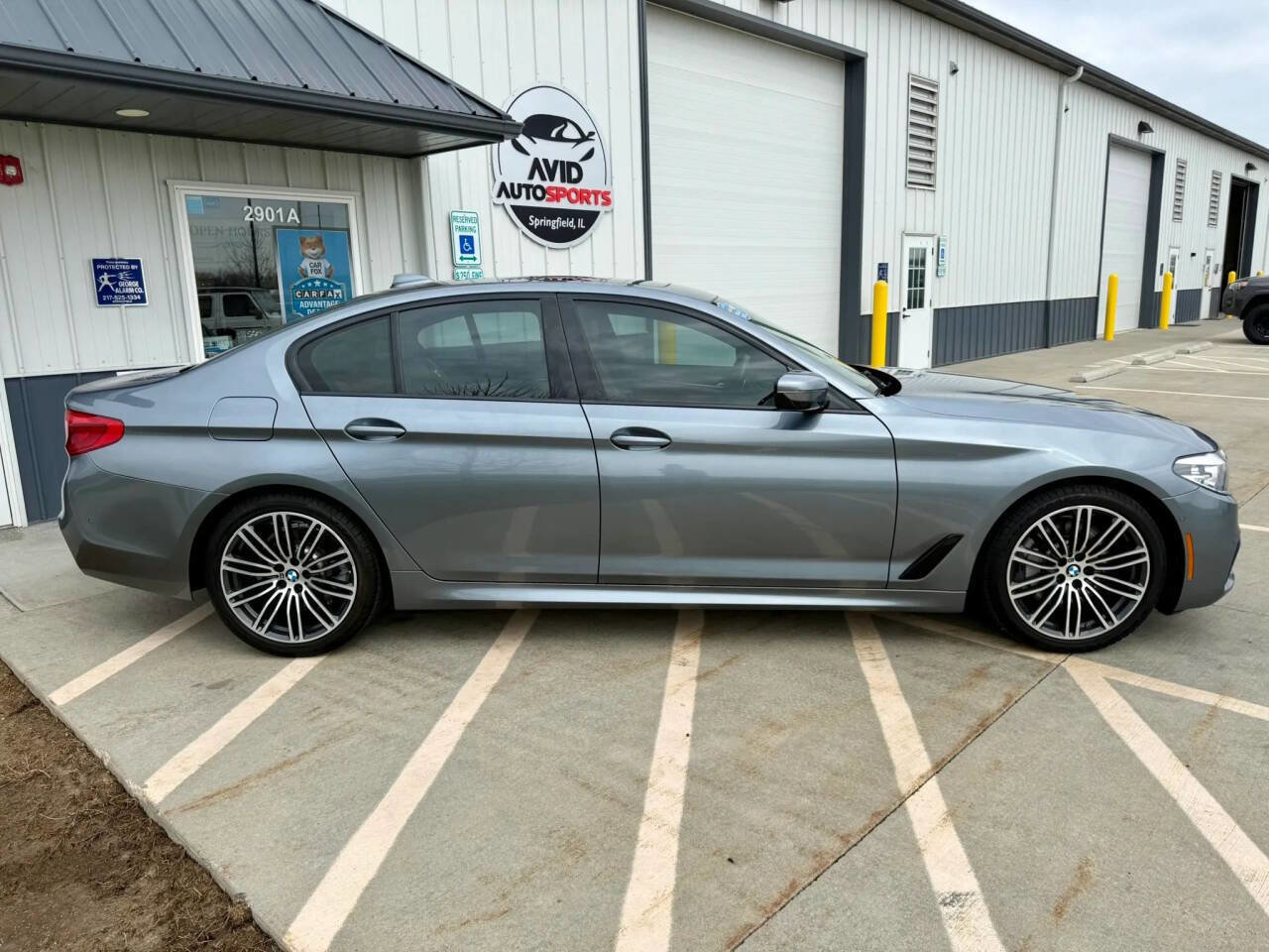 Used 2019 BMW 530i xDrive w/ M Sport Package image 9