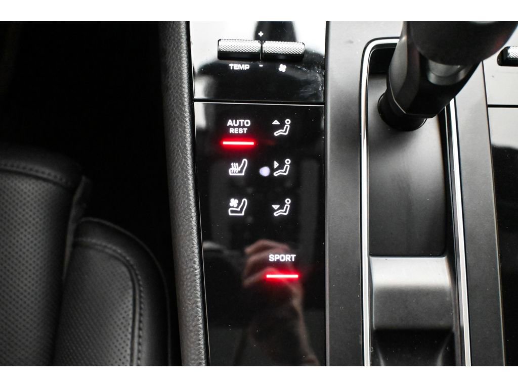 Used 2024 Porsche Macan AWD/4WD image 46