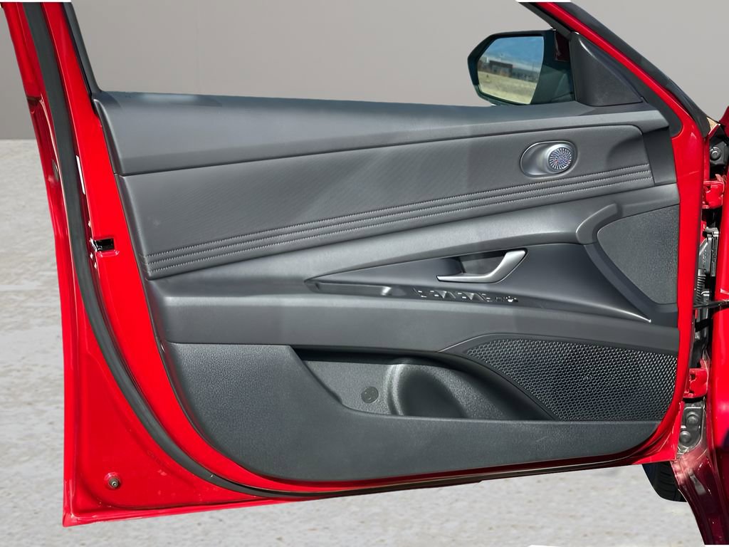 New 2025 Hyundai Elantra SEL image 19