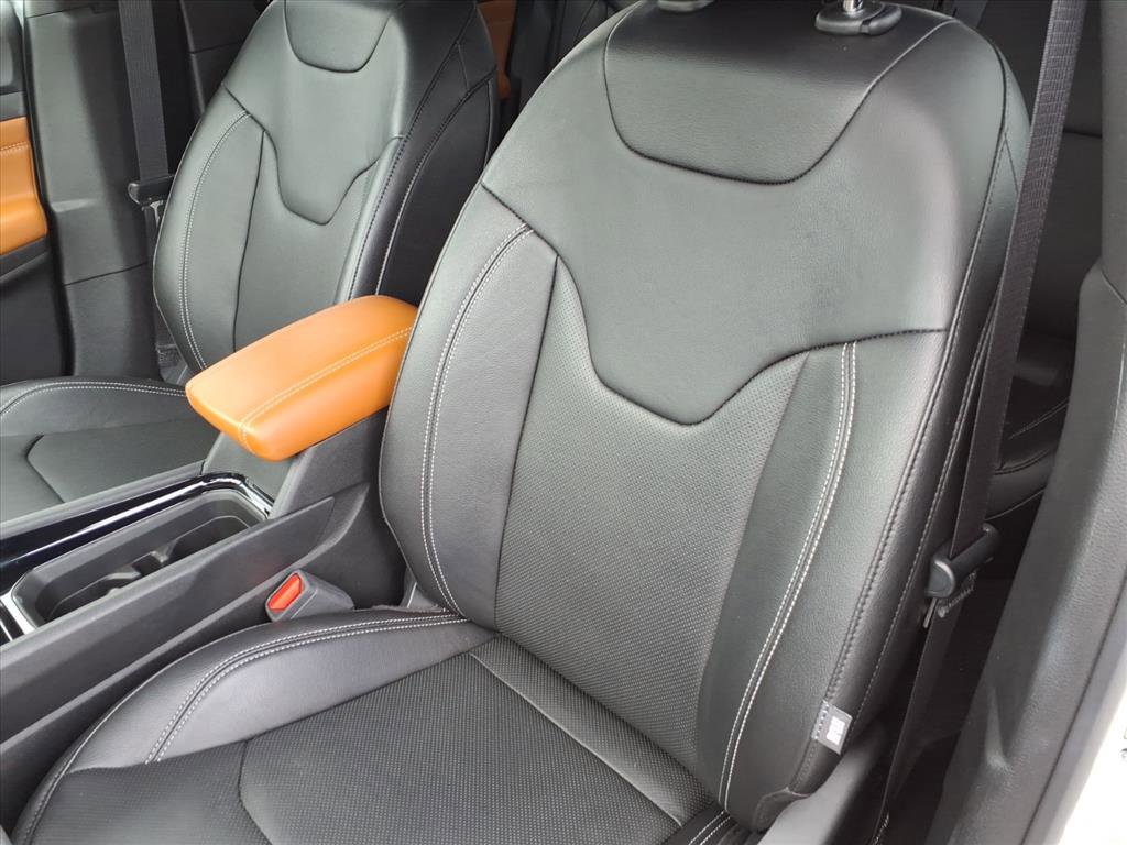 Used 2025 Jeep Compass Limited w/ Elite Group AWD/4WD image 18