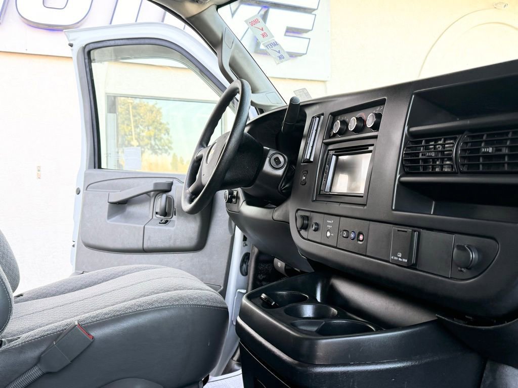 Used 2016 Chevrolet Express 2500 LT w/ LT Preferred Equipment Group RWD image 24