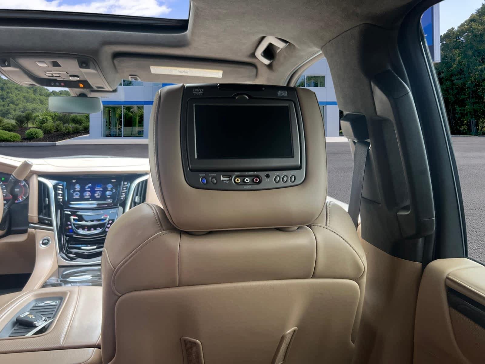Used 2019 Cadillac Escalade Platinum AWD/4WD image 31