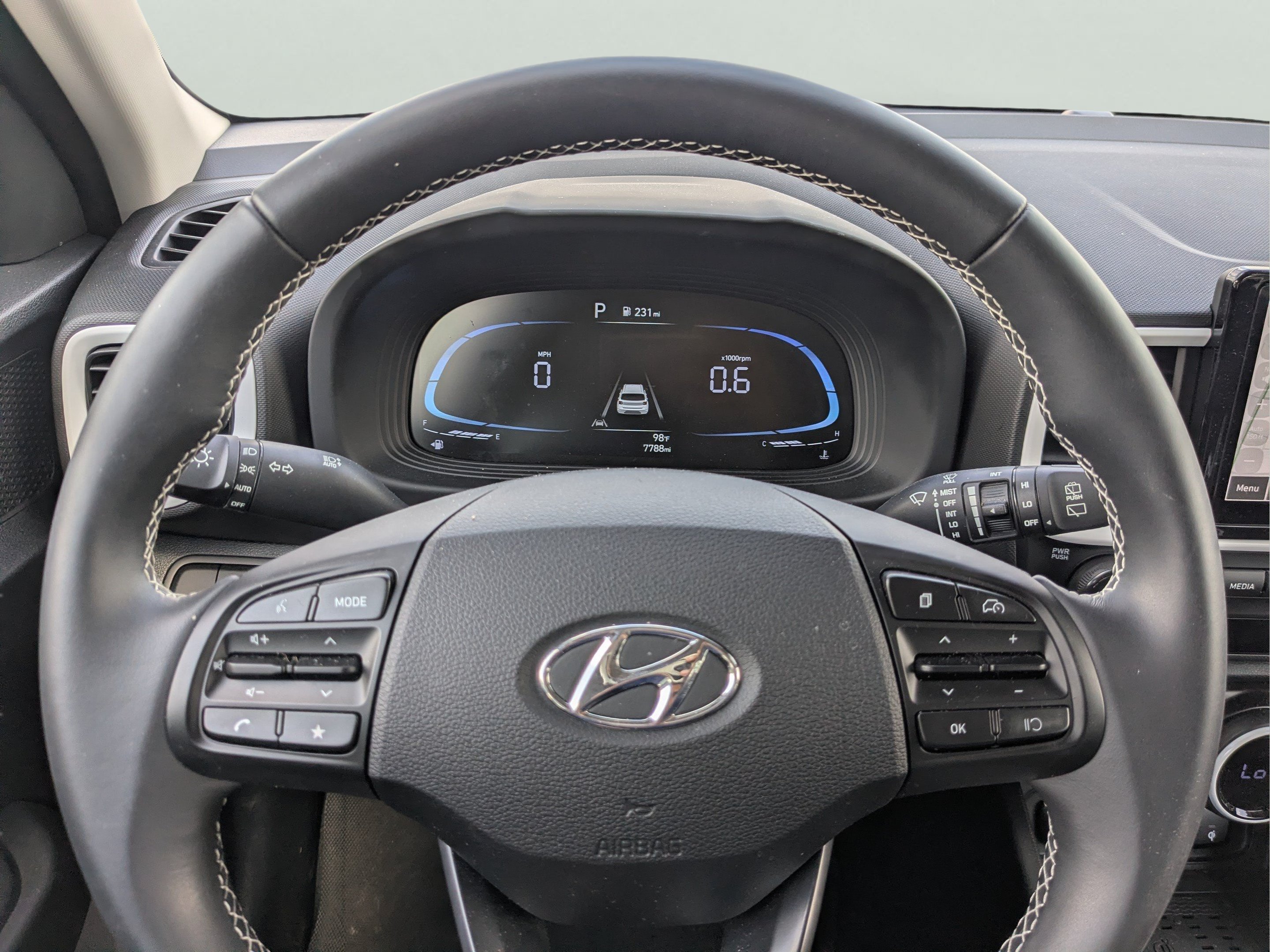Certified 2025 Hyundai Venue Limited FWD image 32