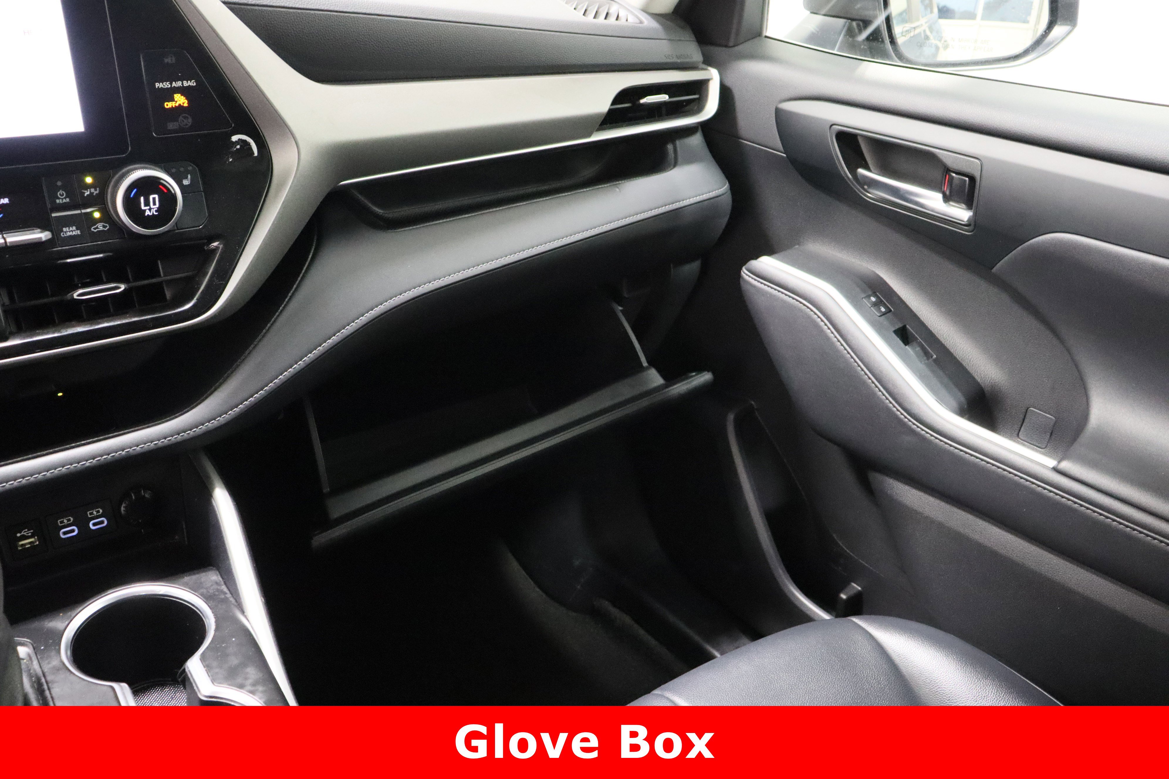 Used 2024 Toyota Highlander XLE image 24