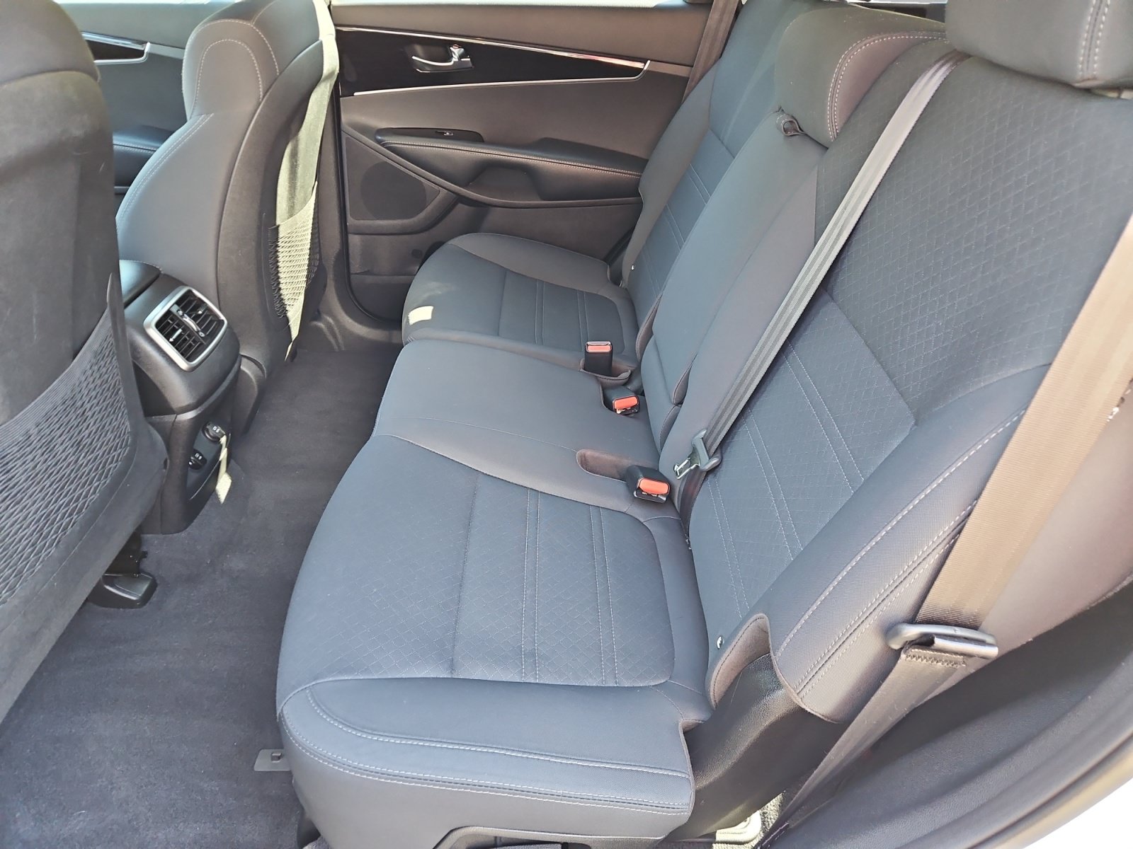 Used 2019 Kia Sorento FWD V6 image 15