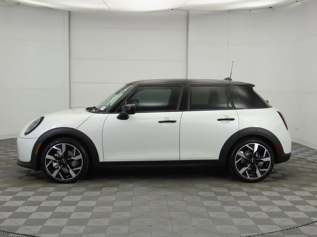 Used 2026 MINI Cooper 4-Door Hardtop image 8