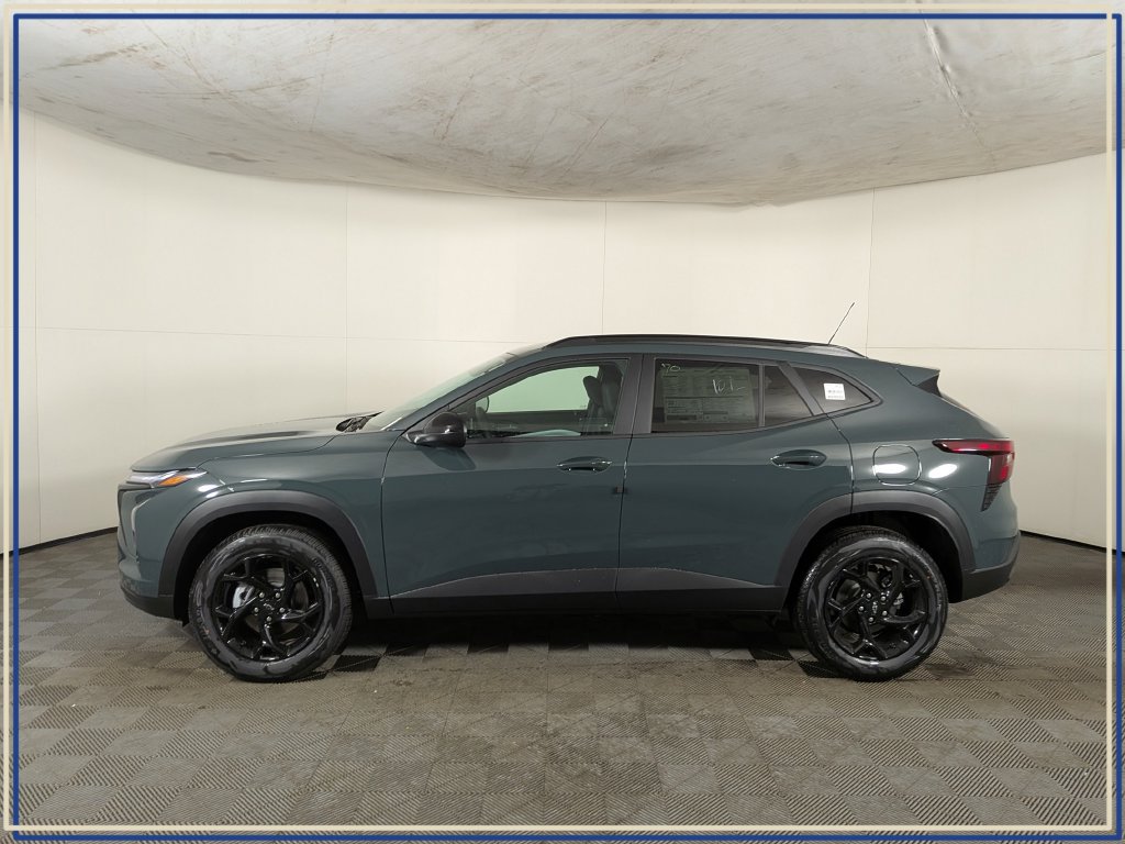 New 2026 Chevrolet Trax LT w/ Driver Confidence Package FWD image 3