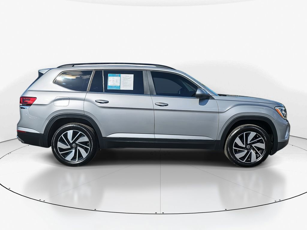 Used 2024 Volkswagen Atlas SE image 3