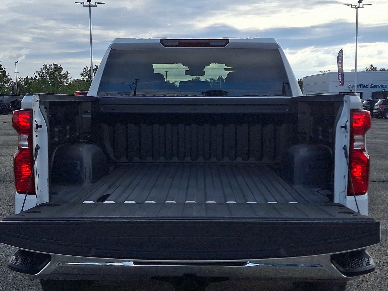 Used 2023 Chevrolet Silverado 1500 LT image 27