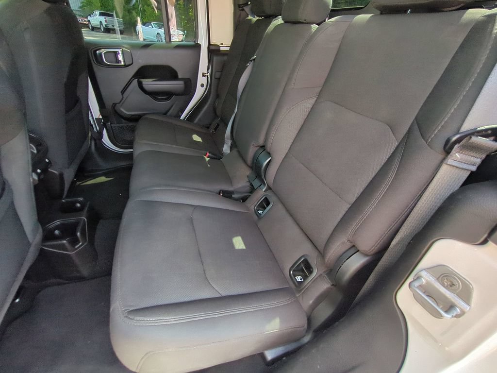 Used 2023 Jeep Gladiator Sport AWD/4WD image 17
