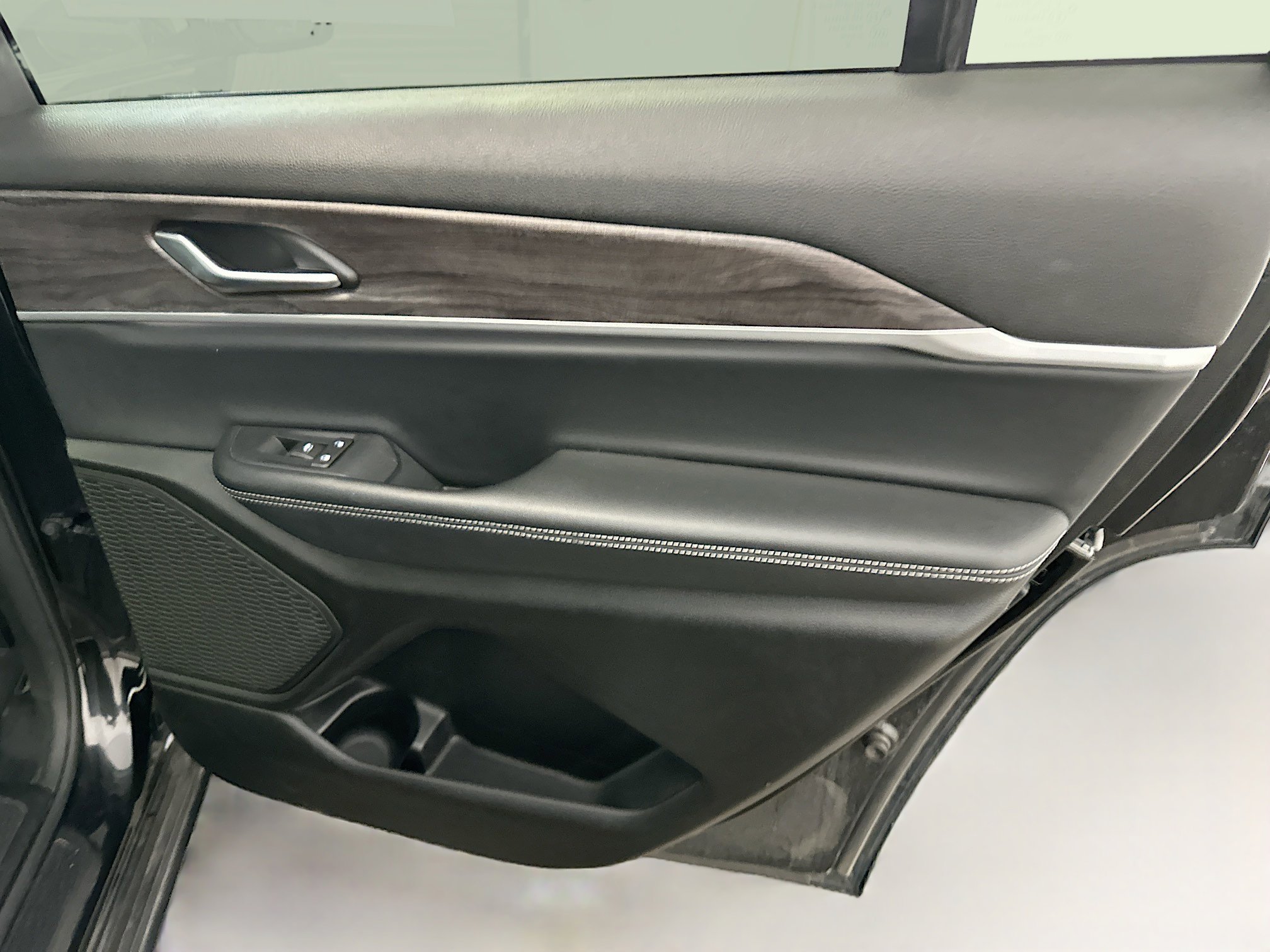 Used 2023 Jeep Grand Cherokee L Limited image 33