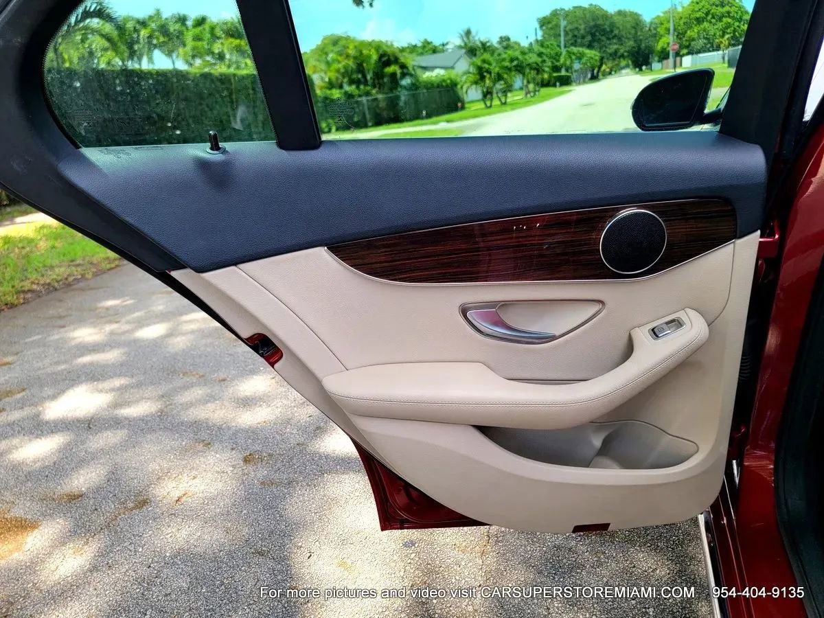 Used 2018 Mercedes-Benz C 300 Sedan image 50