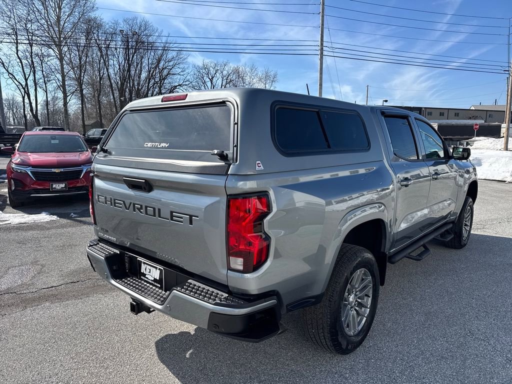 Used 2025 Chevrolet Colorado LT RWD image 4