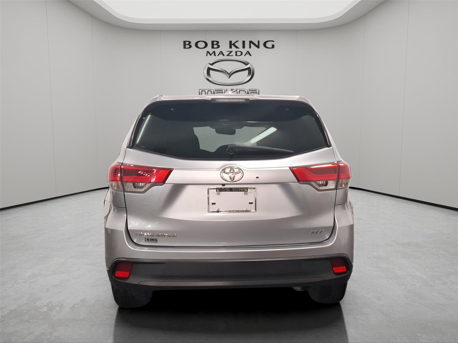 Used 2018 Toyota Highlander XLE FWD image 4