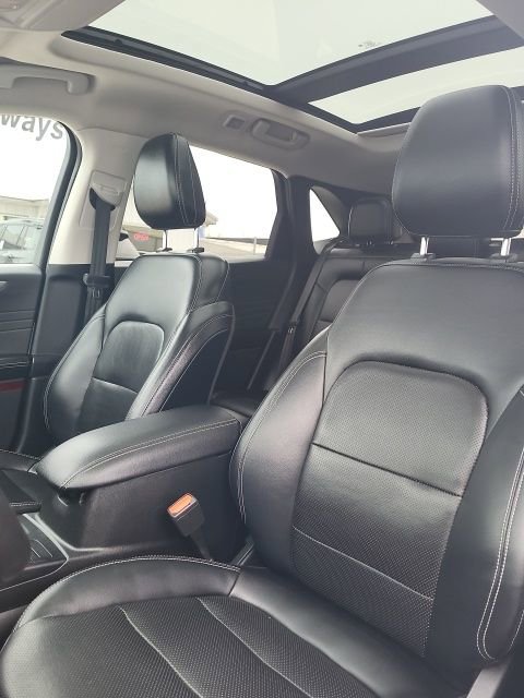 Used 2022 Ford Escape Titanium w/ Class II Trailer Tow Package image 12