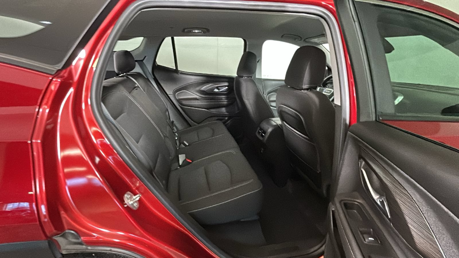 Used 2022 GMC Terrain SLE w/ Driver Convenience Package AWD/4WD image 34