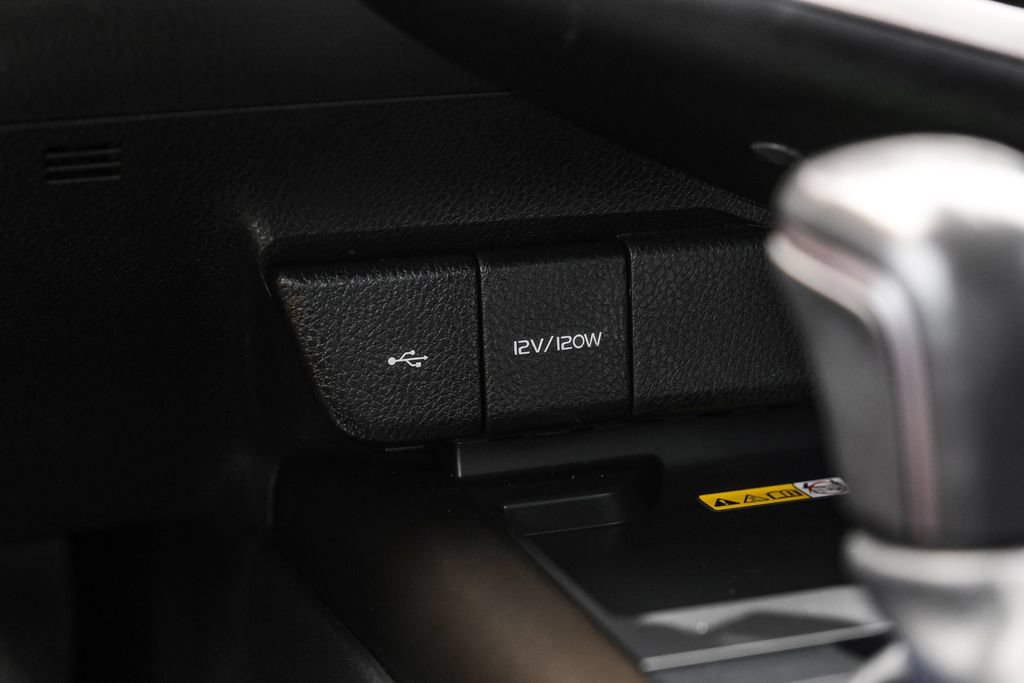 Used 2022 Toyota Camry XSE FWD image 27