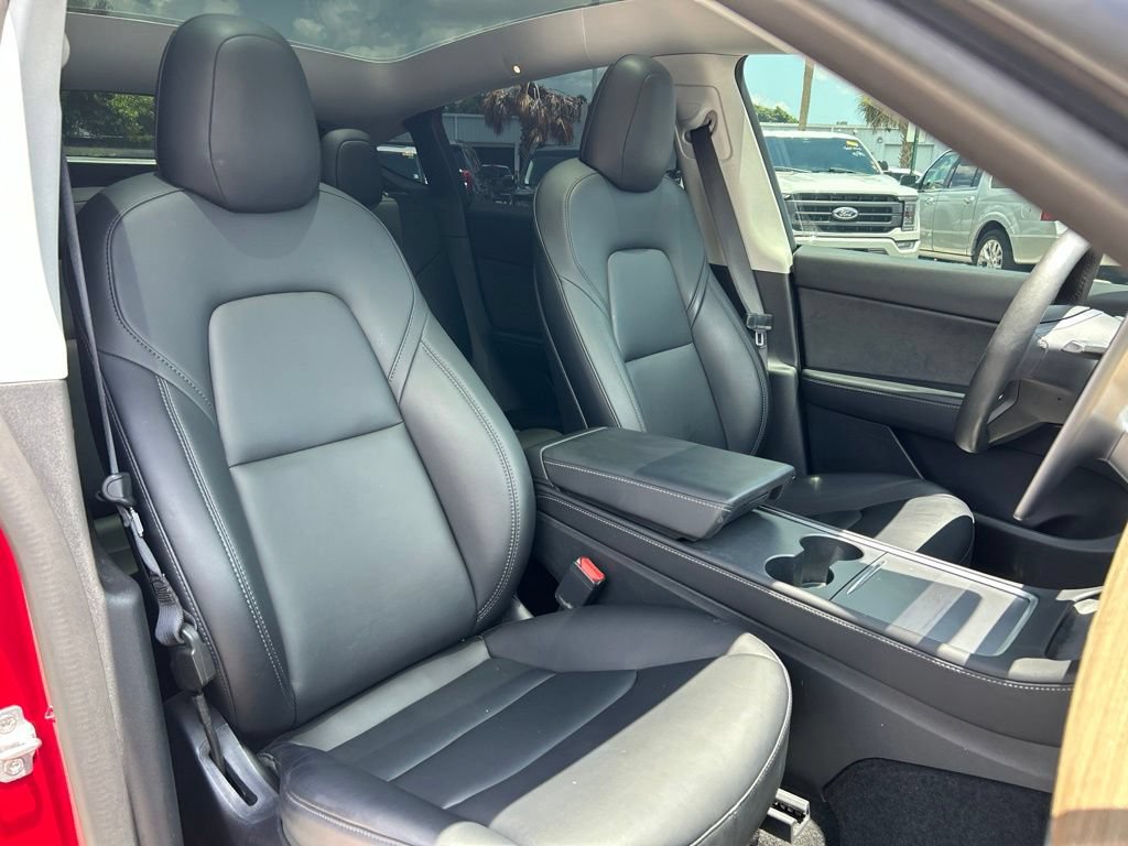 Used 2022 Tesla Model Y Long Range AWD/4WD image 35