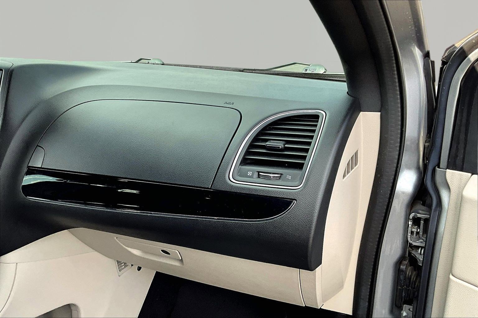 Used 2020 Dodge Grand Caravan SXT FWD image 26