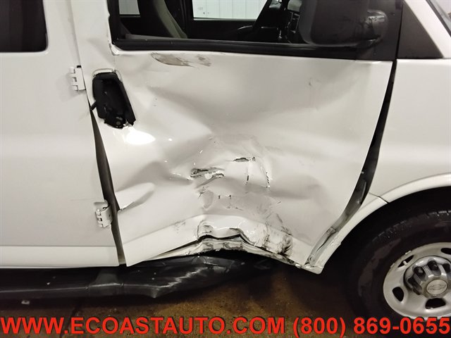 Used 2020 Chevrolet Express 3500 LT w/ LT Preferred Equipment Group RWD image 12
