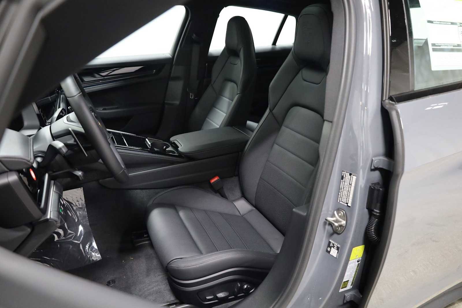 New 2026 Porsche Panamera 4 image 5