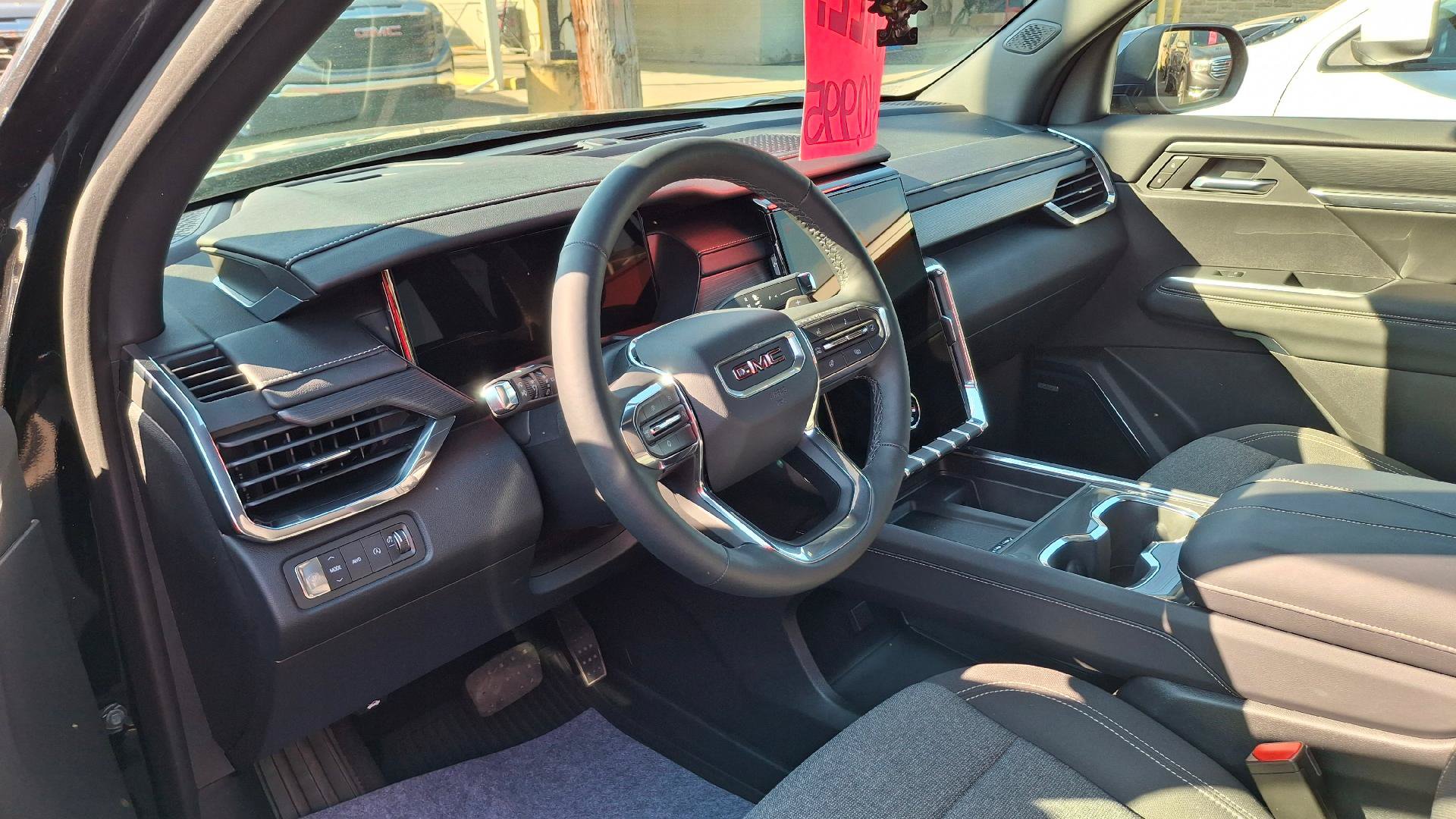 Used 2025 GMC Acadia Elevation AWD/4WD image 7