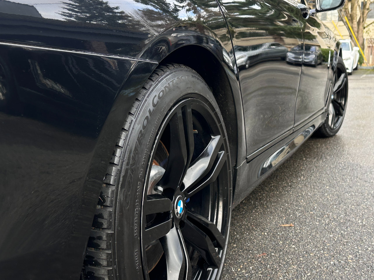 Used 2019 BMW 740i w/ M Sport Package image 30