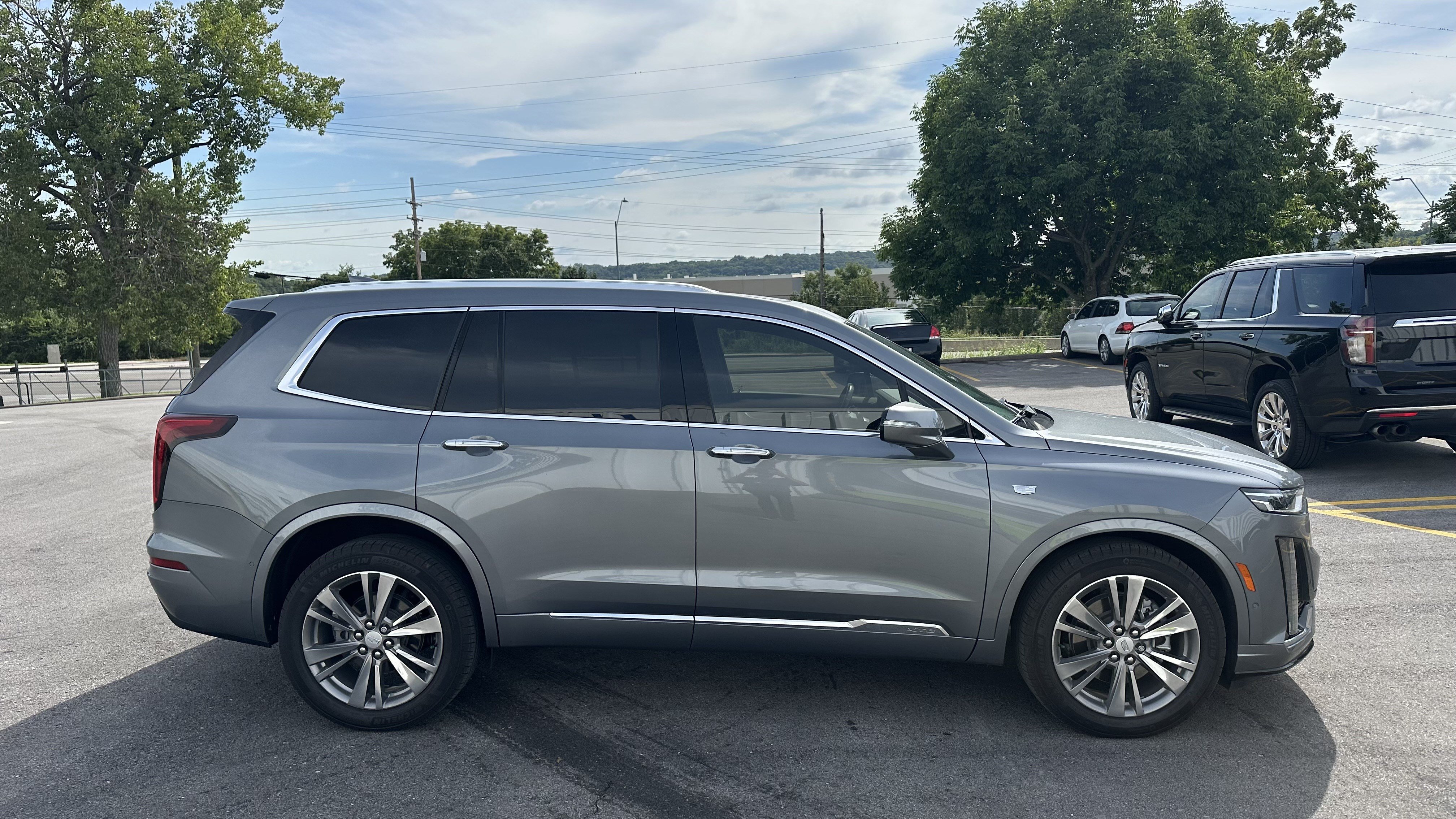 Used 2022 Cadillac XT6 Premium Luxury w/ Platinum Package AWD/4WD image 11