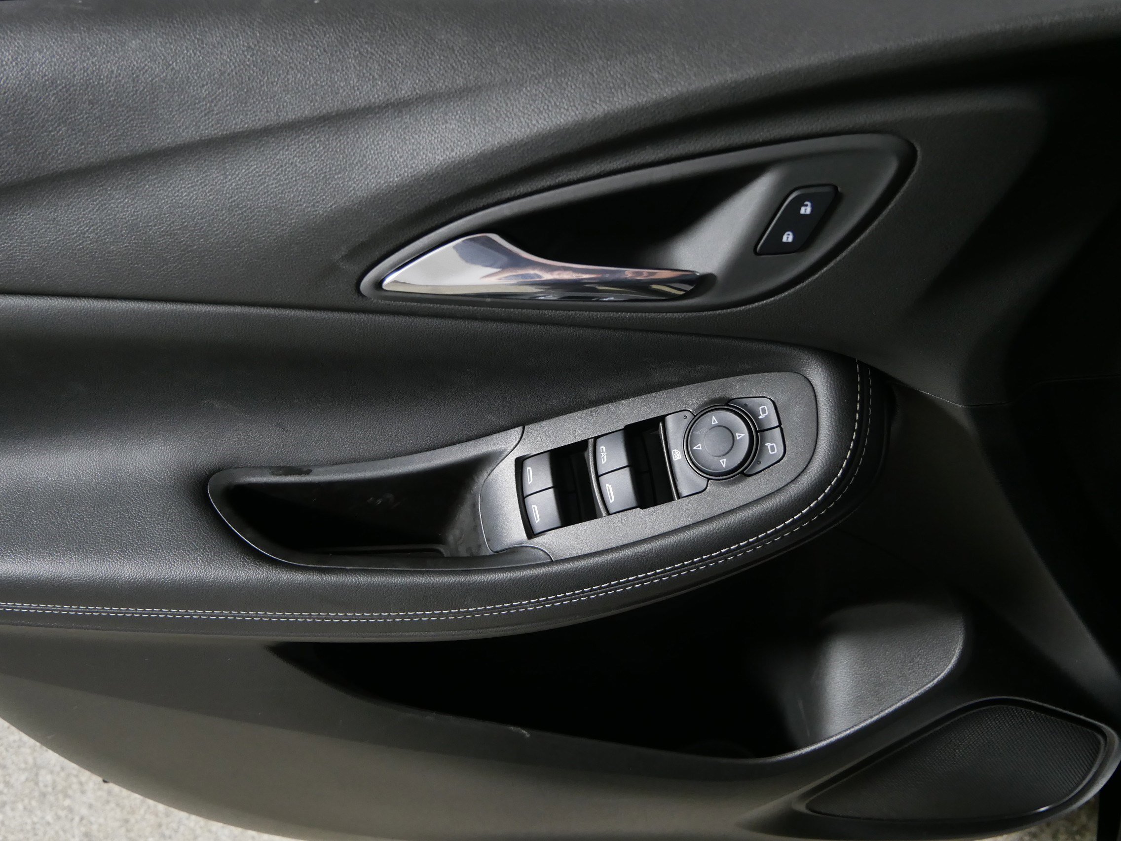 Certified 2022 Buick Encore GX Select w/ Safety Package II image 19