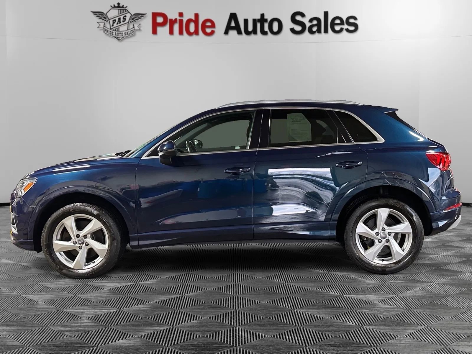 Used 2019 Audi Q3 2.0T Premium Plus w/ Premium Plus Package image 4