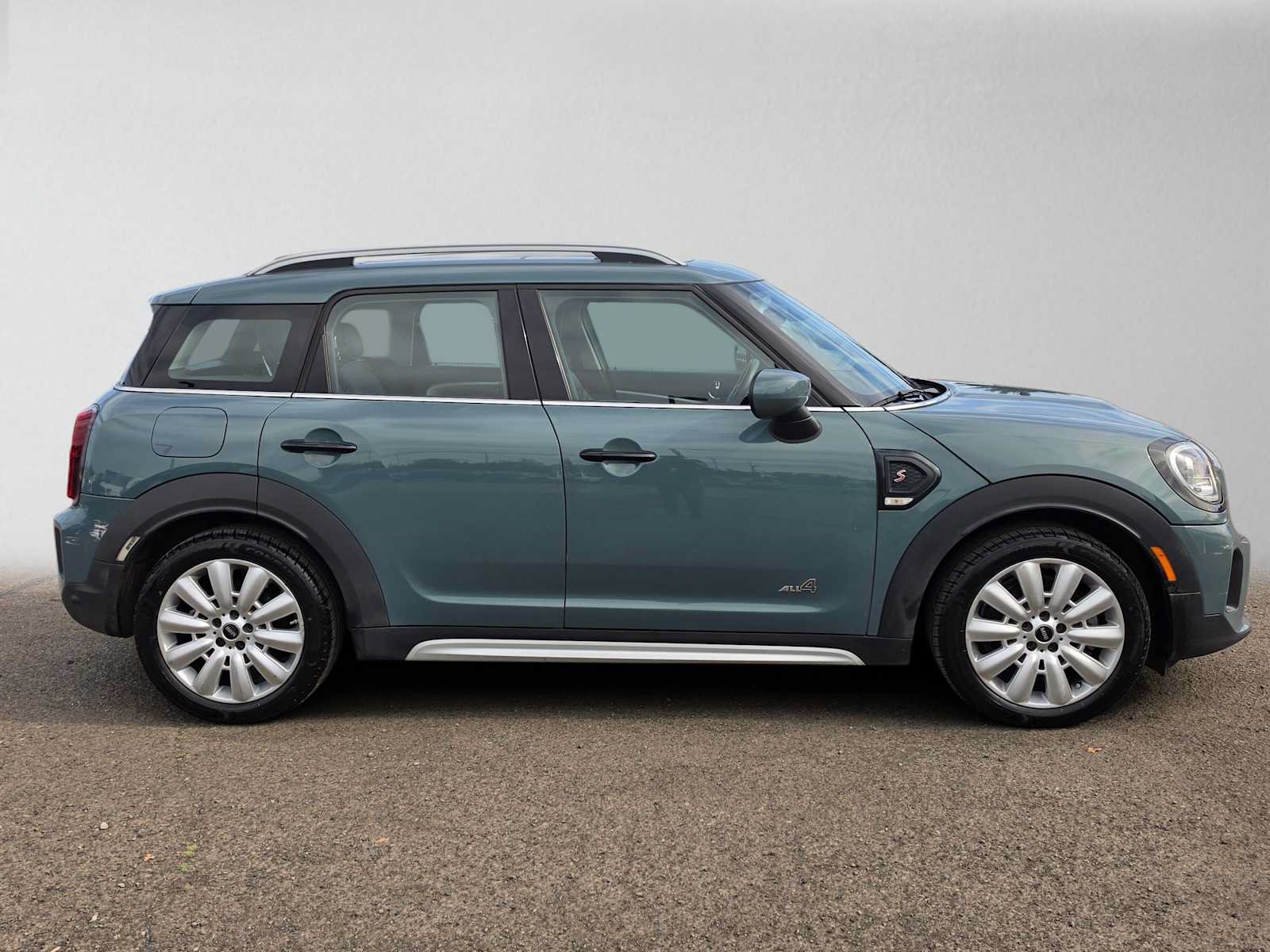 Used 2022 MINI Cooper Countryman S w/ Premium Package AWD/4WD image 2