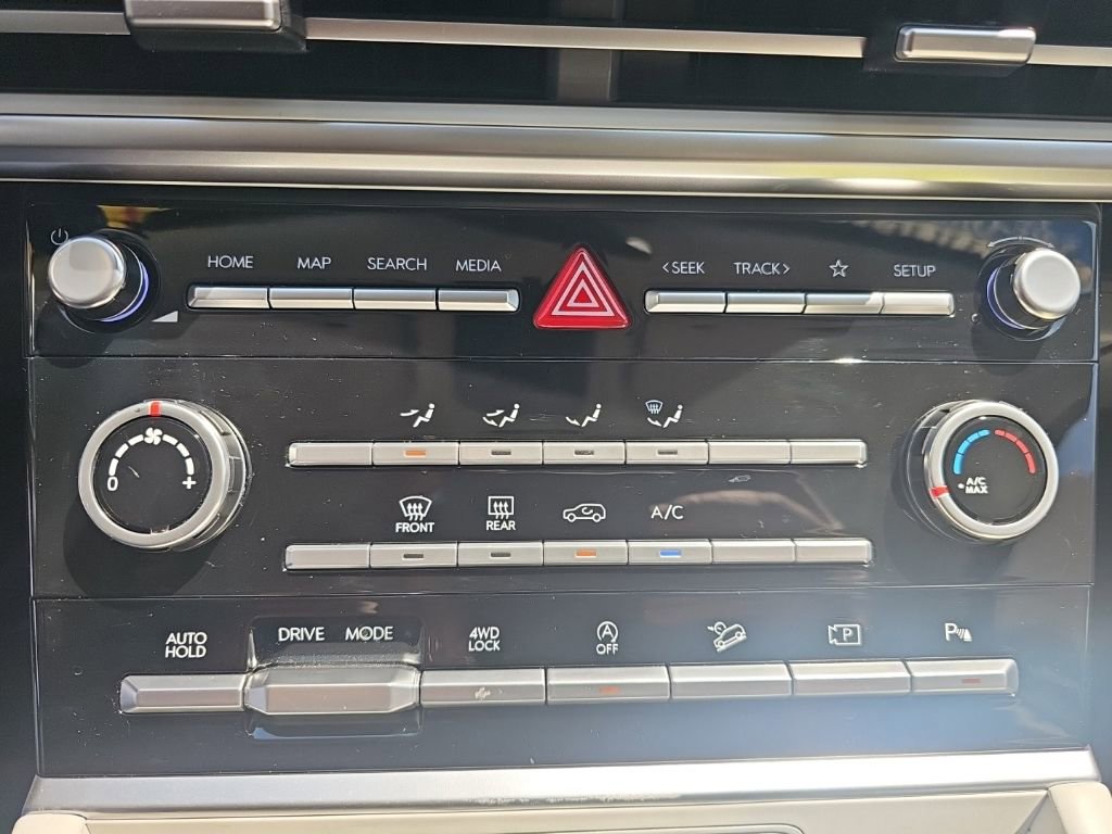 Certified 2025 Hyundai Santa Fe SE w/ Tow & Go Package AWD/4WD image 18