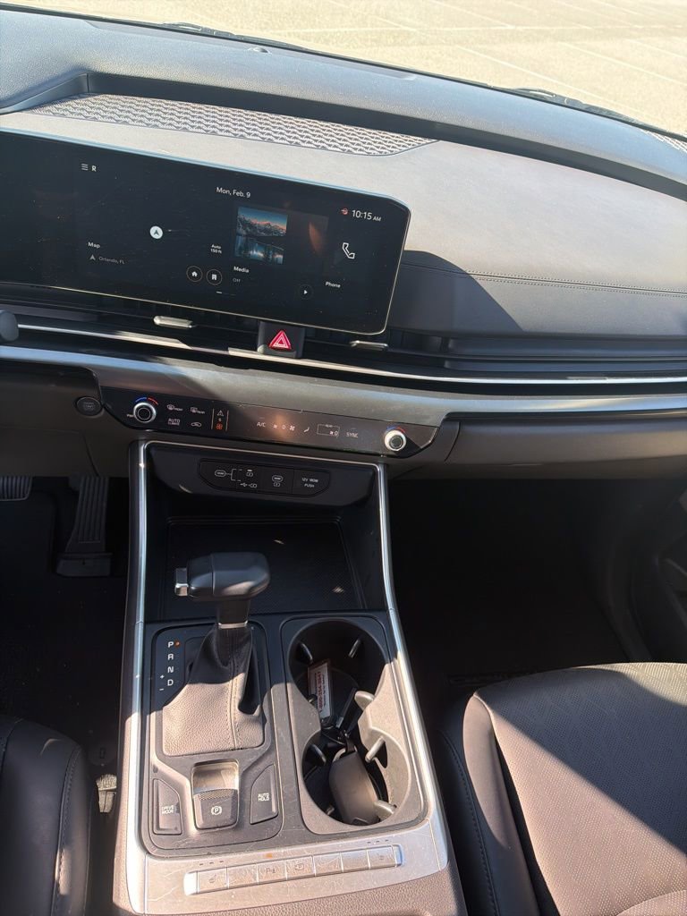 Used 2025 Kia Carnival image 24